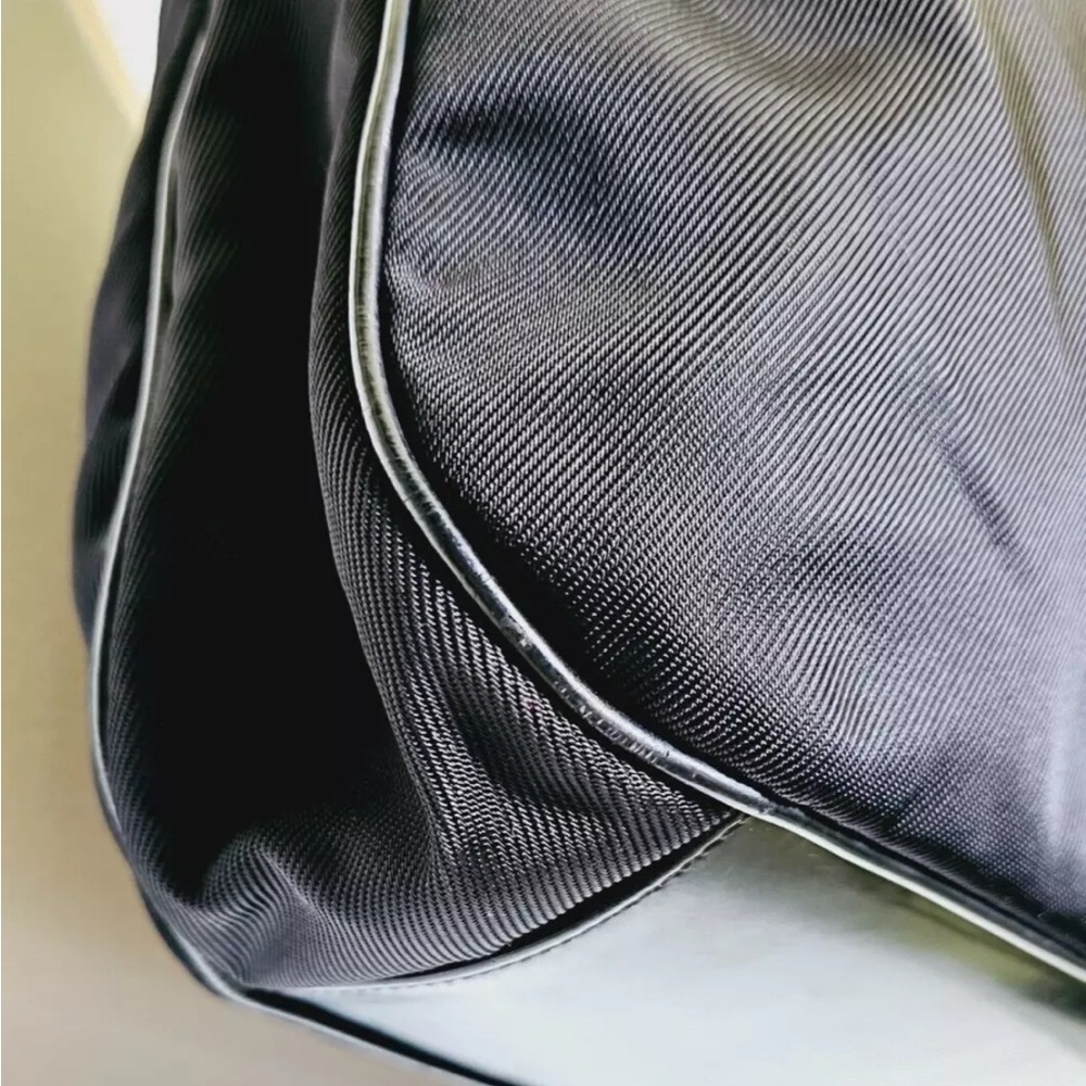 Authentic Gucci Nylon Purse - Picture 4 of 12